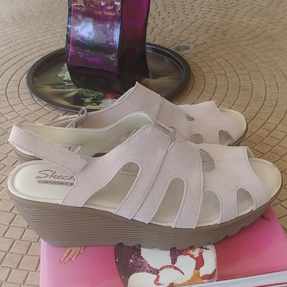 SKECHERS MEMORY FOAM - Picture 3 of 8